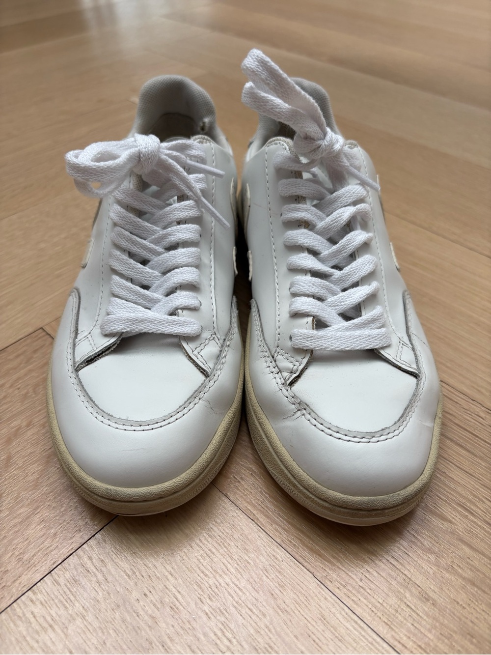 Veja V-10 Women’s Sneakers
